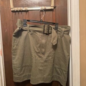 Women’s Size 18 Banana Republic Olive Green Belted Skirt